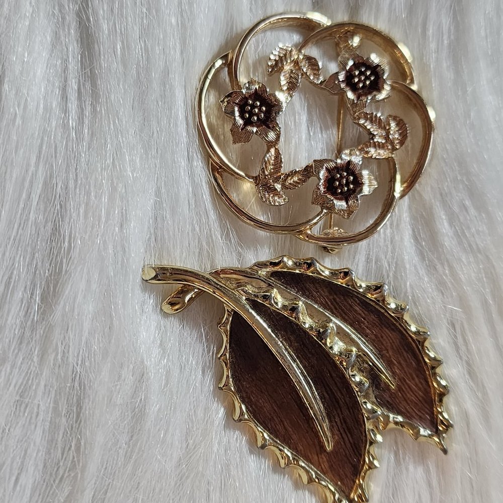 2 Vintage Sarah Coventry Brooches/Pins